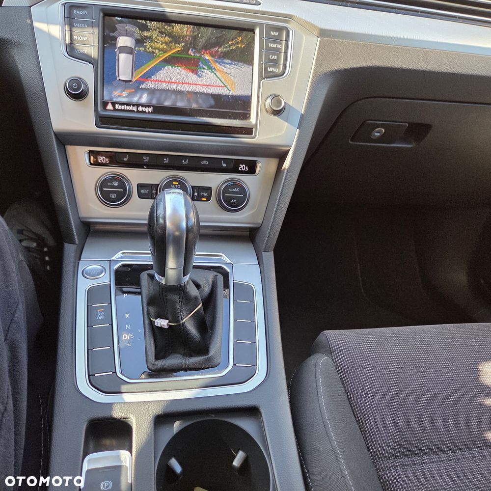 Volkswagen Passat 2.0 TDI BMT Comfortline DSG - 17