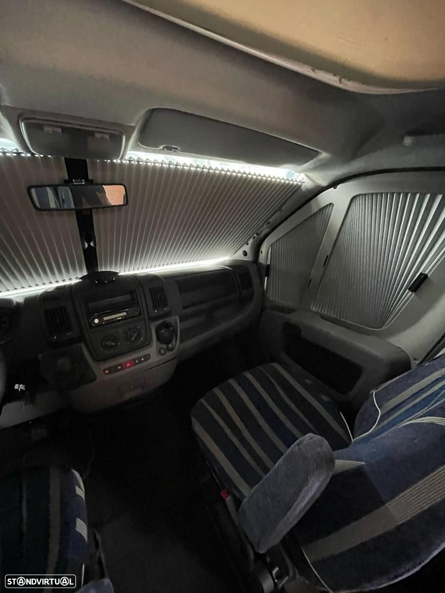 Burstner Privilége T630 cama francesa - 36