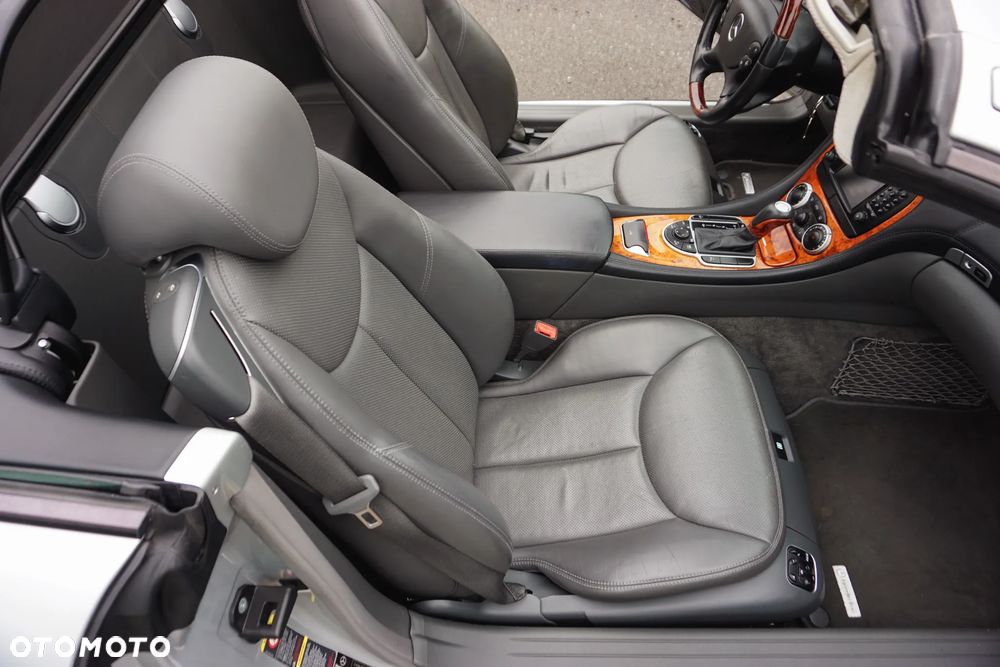 Mercedes-Benz SL - 15