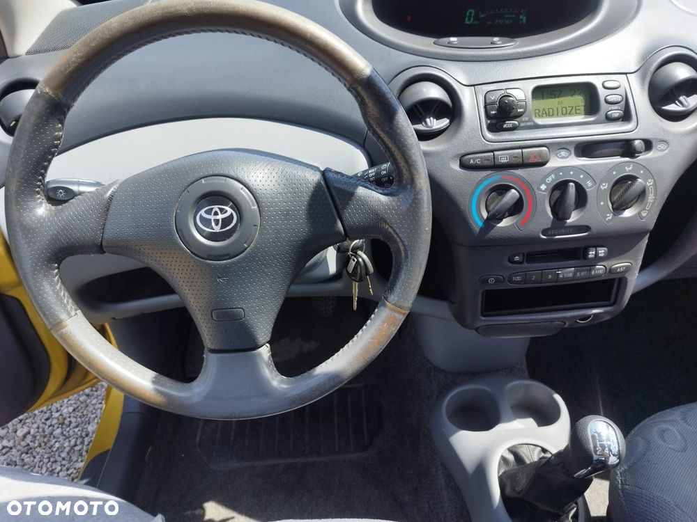 Toyota Yaris - 21