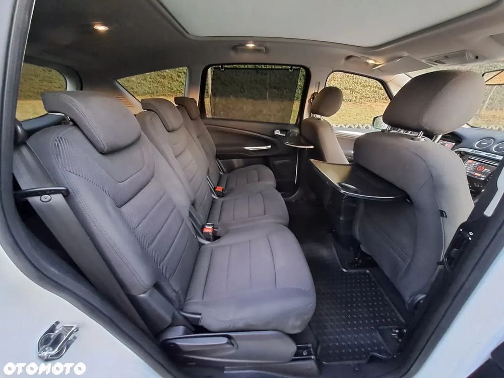 Ford S-Max - 12
