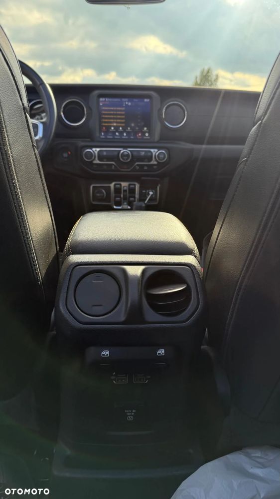 Jeep Wrangler Unlimited 2.0 PHEV Softtop AWD Automatik Sahara - 13