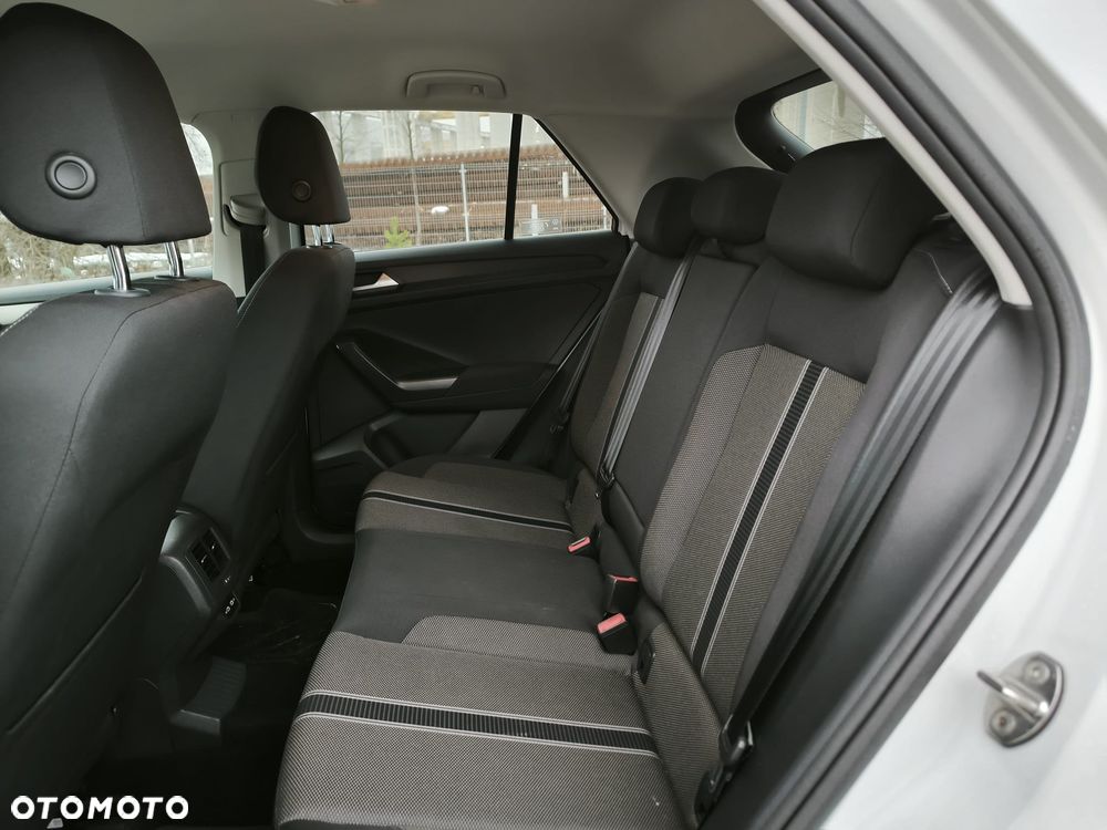 Volkswagen T-Roc - 15