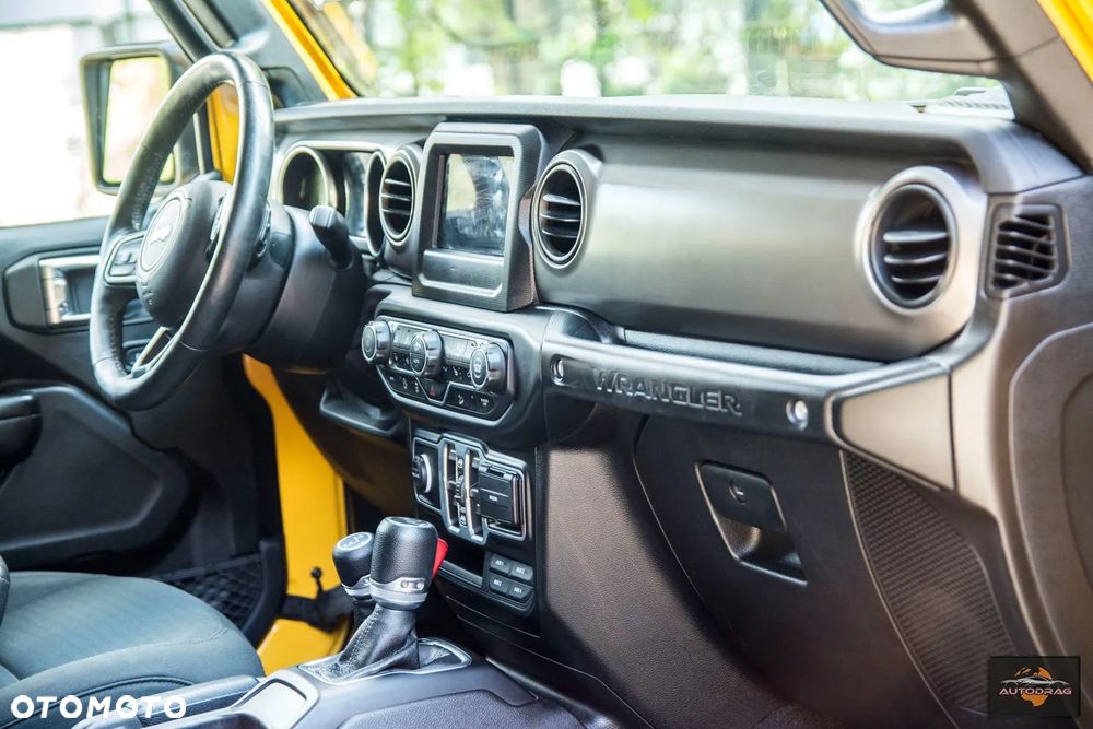 Jeep Wrangler - 15