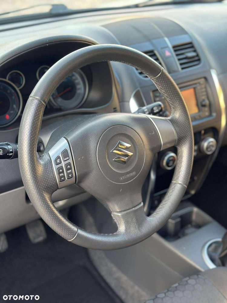 Suzuki SX4 1.6 Comfort Plus 4WD - 17
