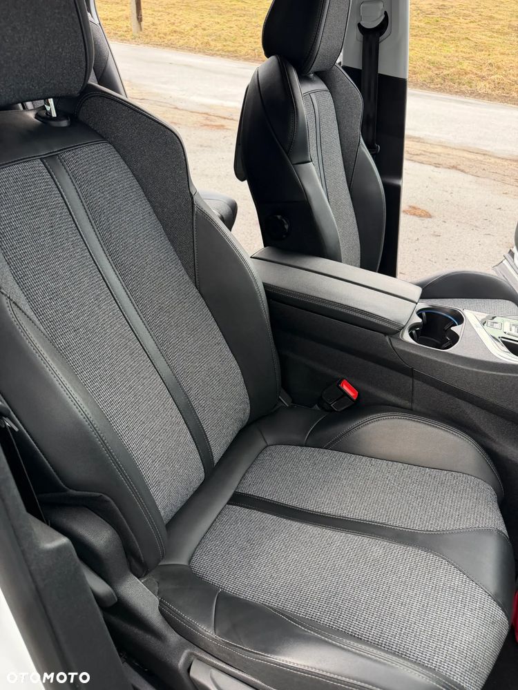 Peugeot 5008 BlueHDi 130 EAT8 Allure - 26