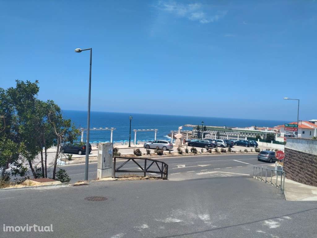 Moradia Ericeira de gaveto completamente remodelada e pronta a habi... - Grande imagem: 2/60