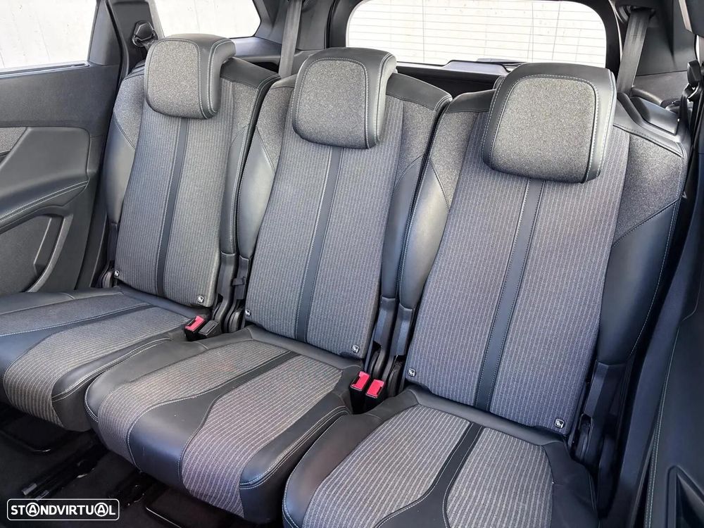 Peugeot 5008 1.2 PureTech Allure EAT8 - 56