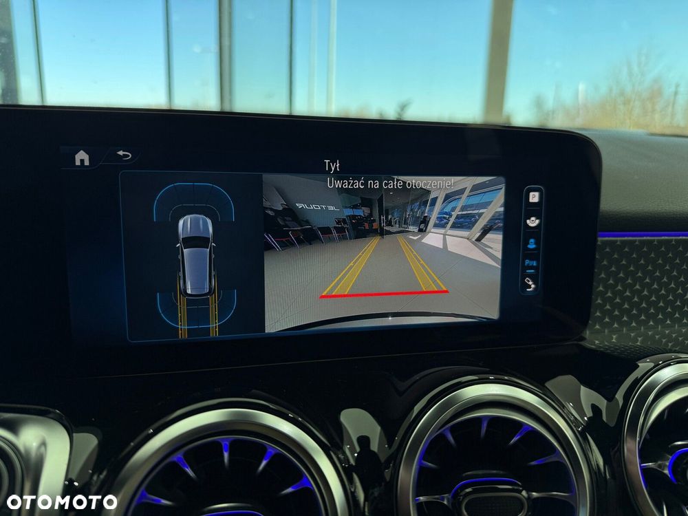 Mercedes-Benz GLB - 37