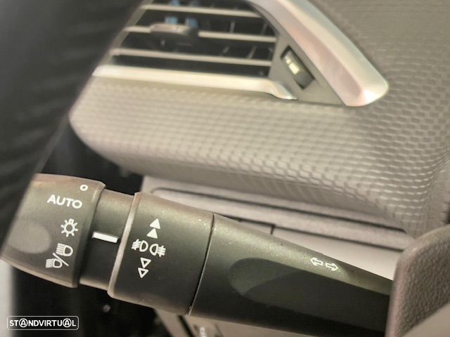 Peugeot 208 1.6 BlueHDi Style - 28