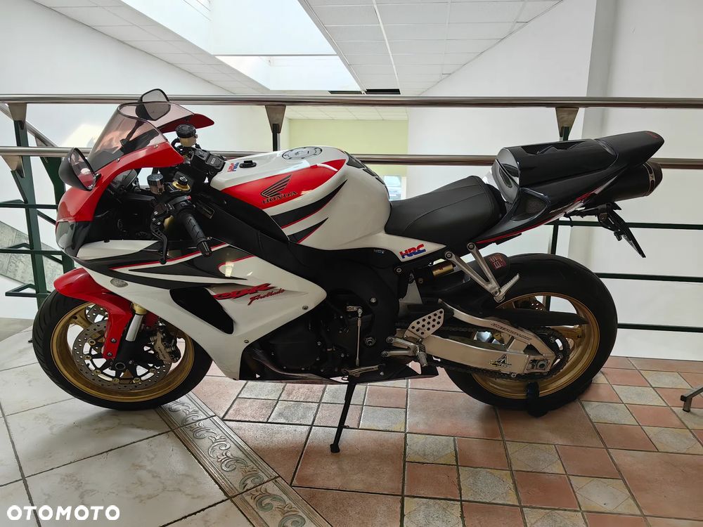 Honda CBR - 1