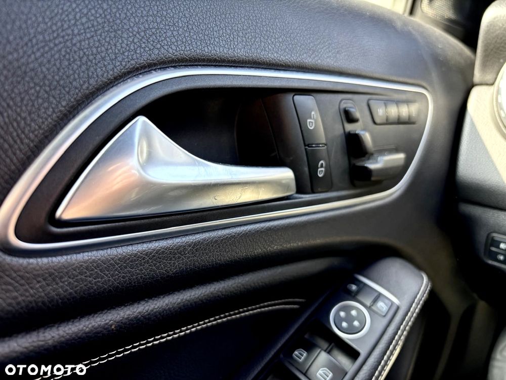 Mercedes-Benz GLA 250 4-Matic - 8