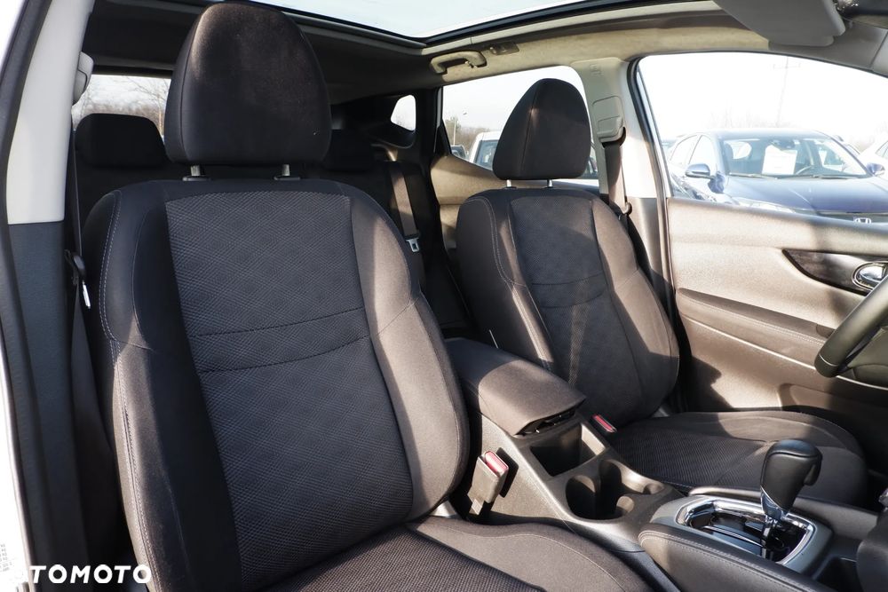 Nissan Qashqai 1.6 DCi Xtronic N-Connecta - 10