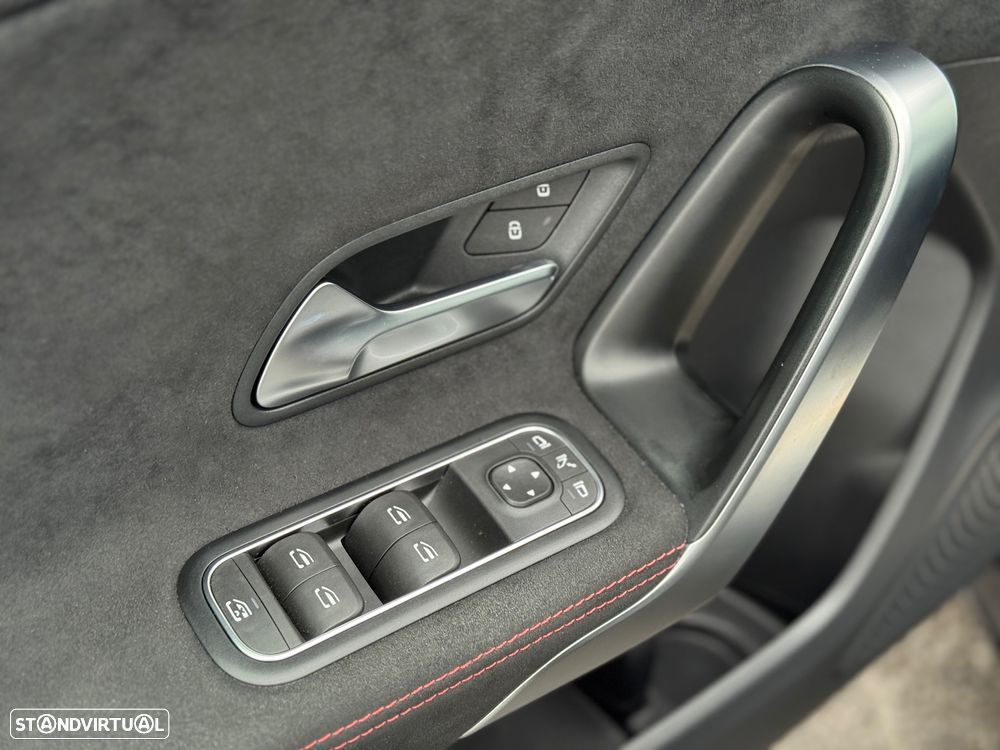 Mercedes-Benz A 180 7G-DCT Advanced AMG Line - 23