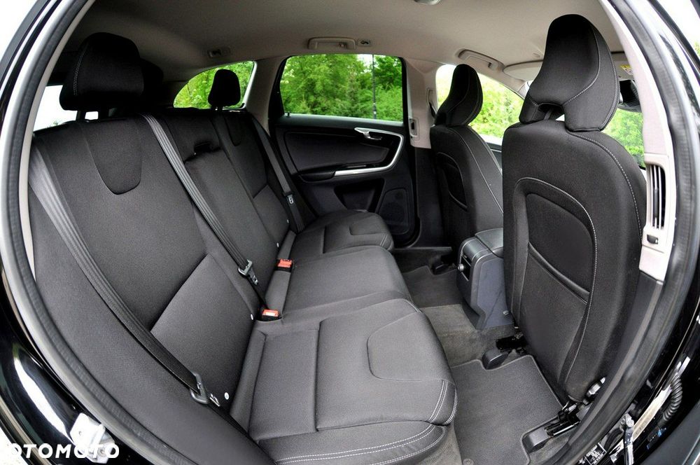 Volvo XC 60 D3 Momentum - 9