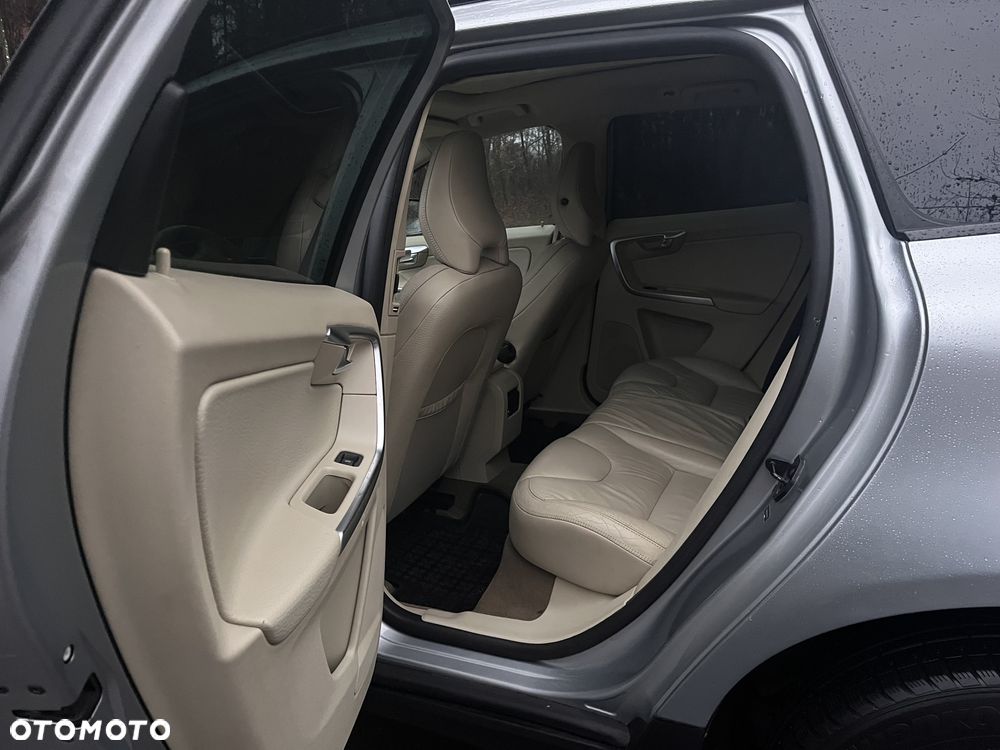 Volvo XC 60 3.2 AWD RDesign - 11