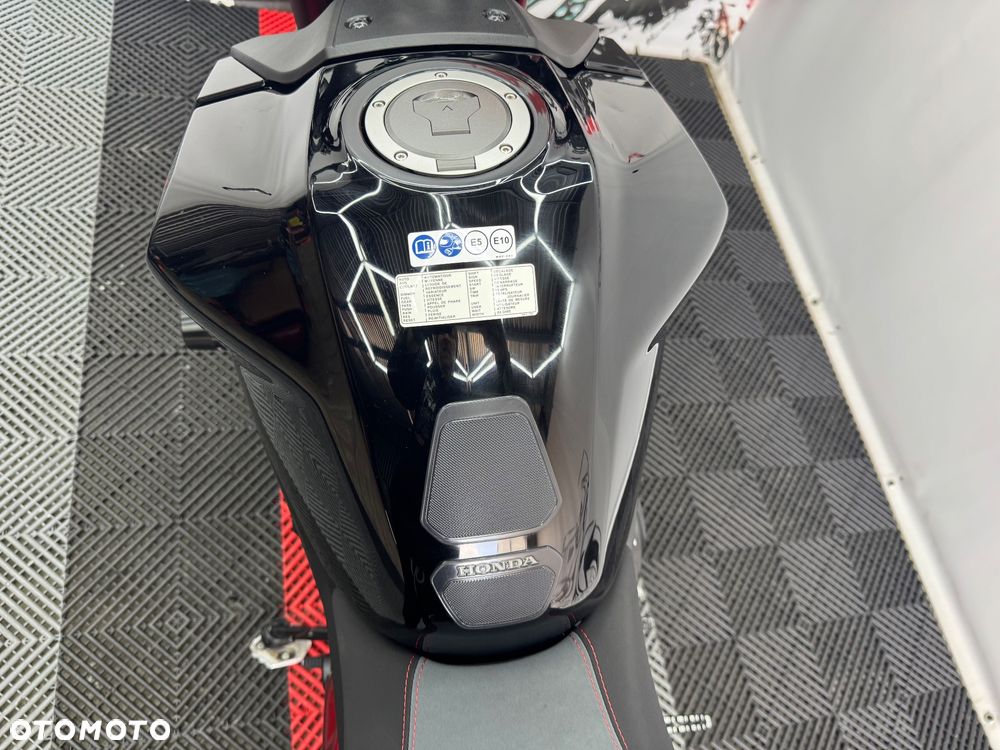 Honda Hornet - 24