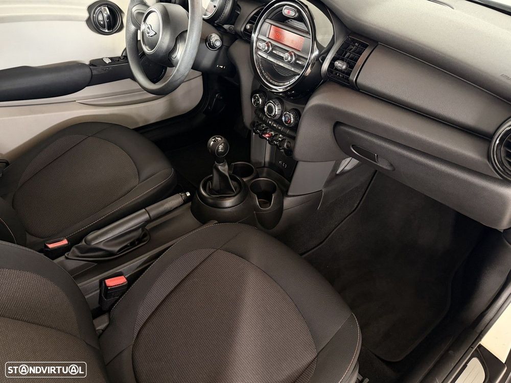 MINI 3 Portas One D - 11