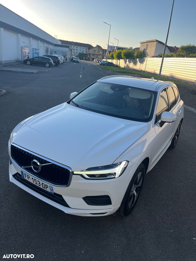 Volvo XC 60 B4 D AWD Geartronic Momentum Pro - 2
