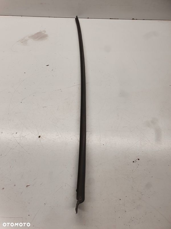 LISTWA SZYBY CZOŁOWEJ AUDI A3 8P LEWA 8P0854327B - 1