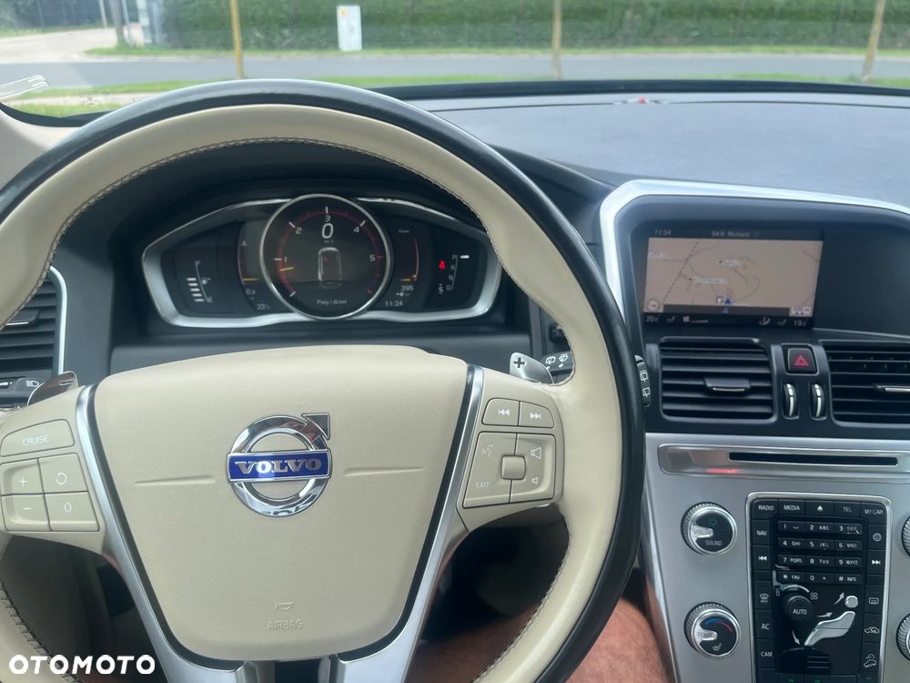 Volvo XC 60 D4 AWD Summum - 8