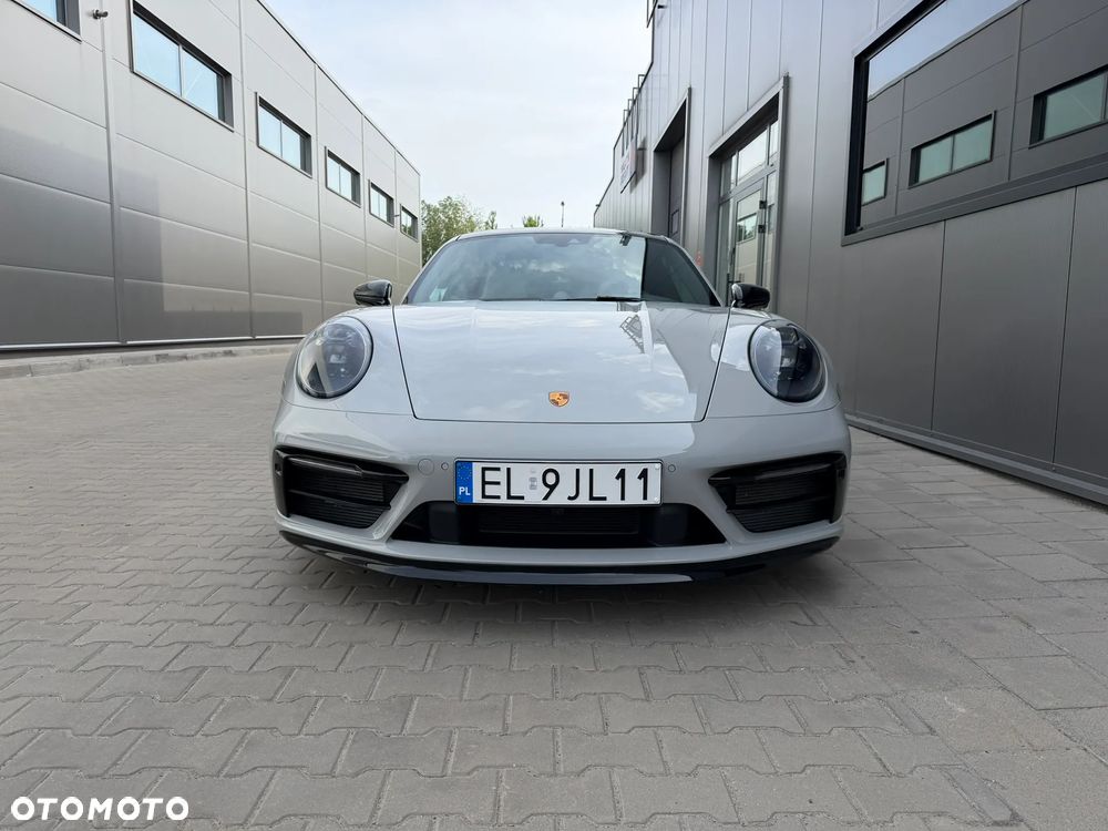 Porsche 911 Carrera GTS - 4