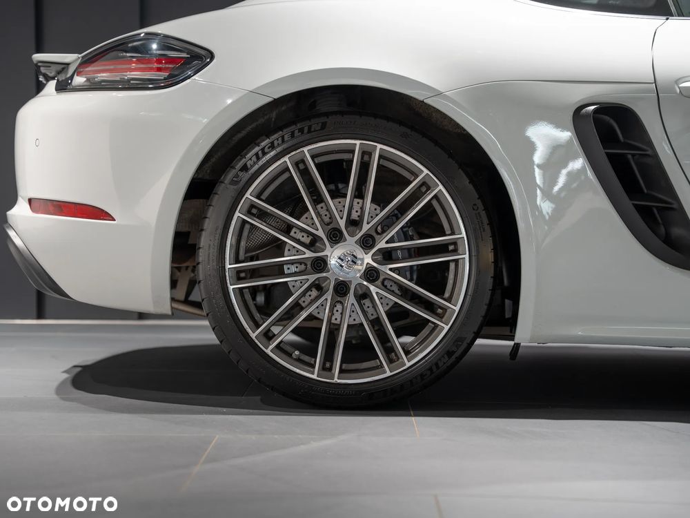 Porsche 718 Cayman - 10