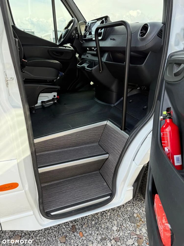 Mercedes-Benz Sprinter 517 - 10