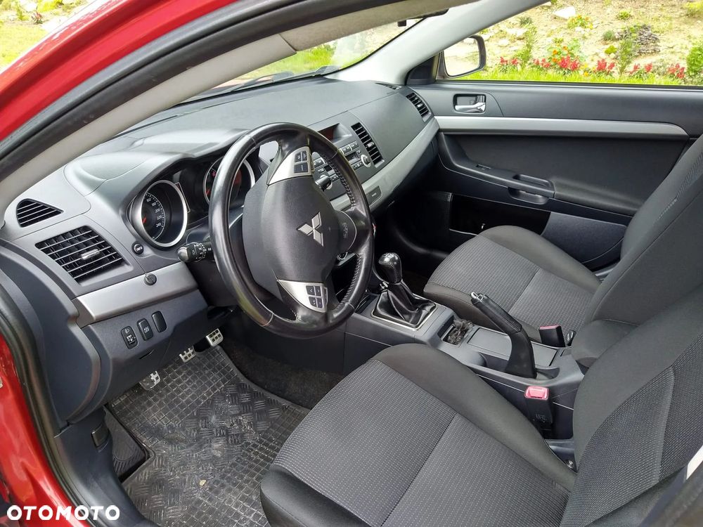 Mitsubishi Lancer 1.8 Invite - 3