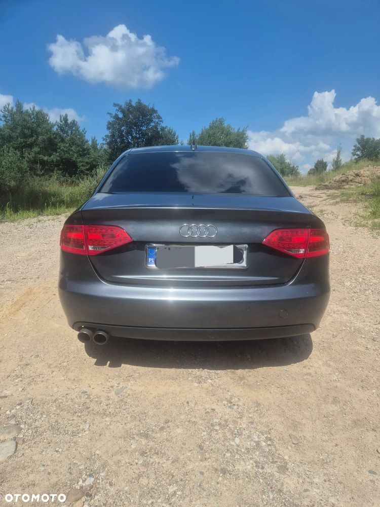 Audi A4 Limousine - 3