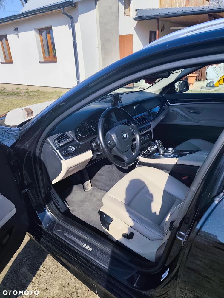 BMW Seria 5 520d - 25