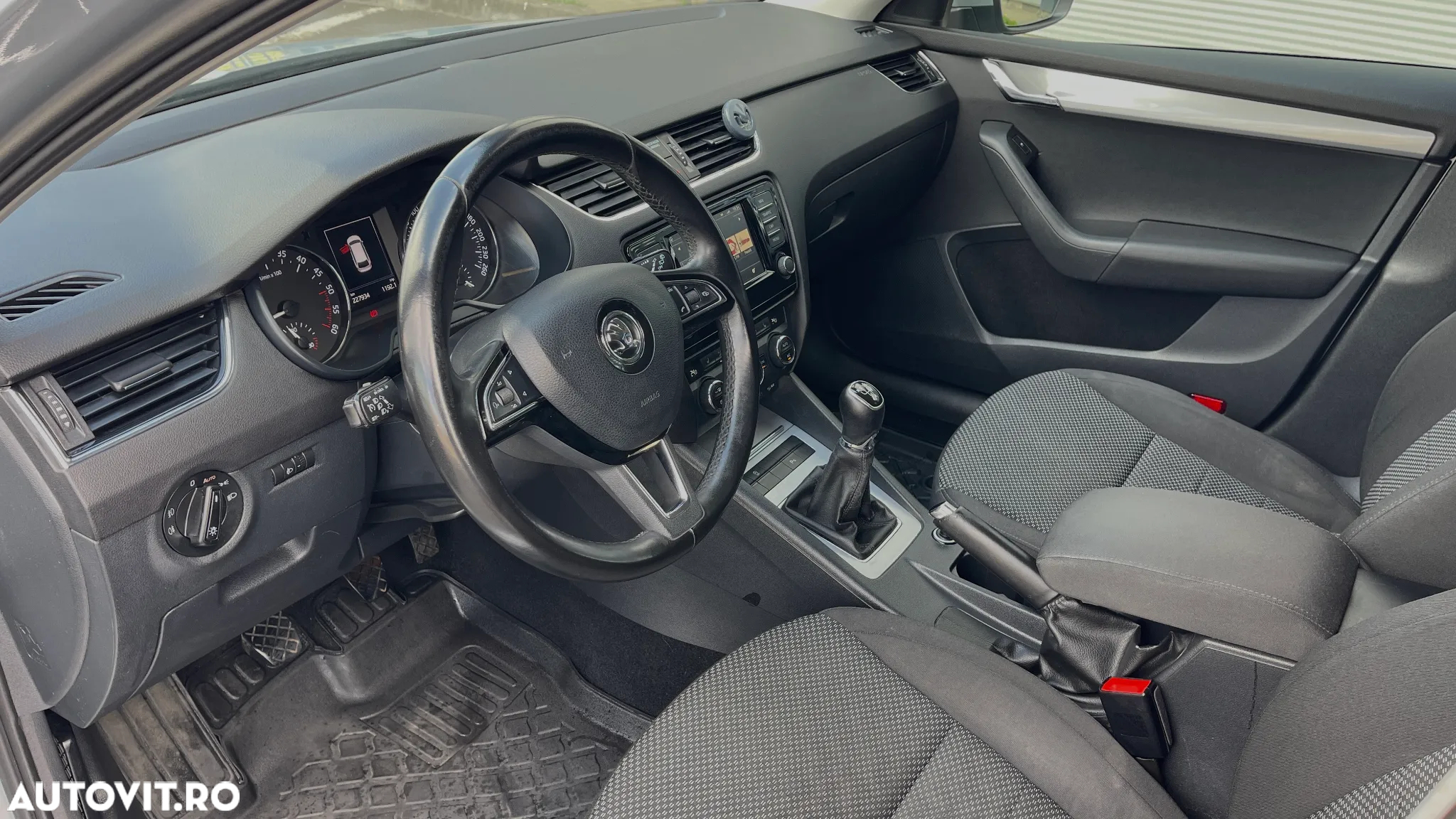 Skoda Octavia Combi 1.6 TDI (Green tec) Style - 11