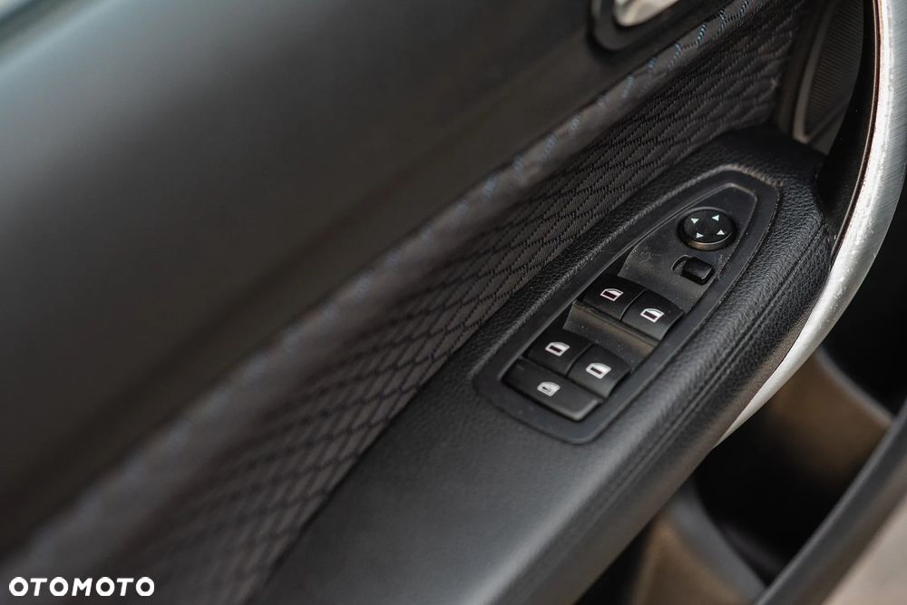 BMW Seria 1 116i - 37