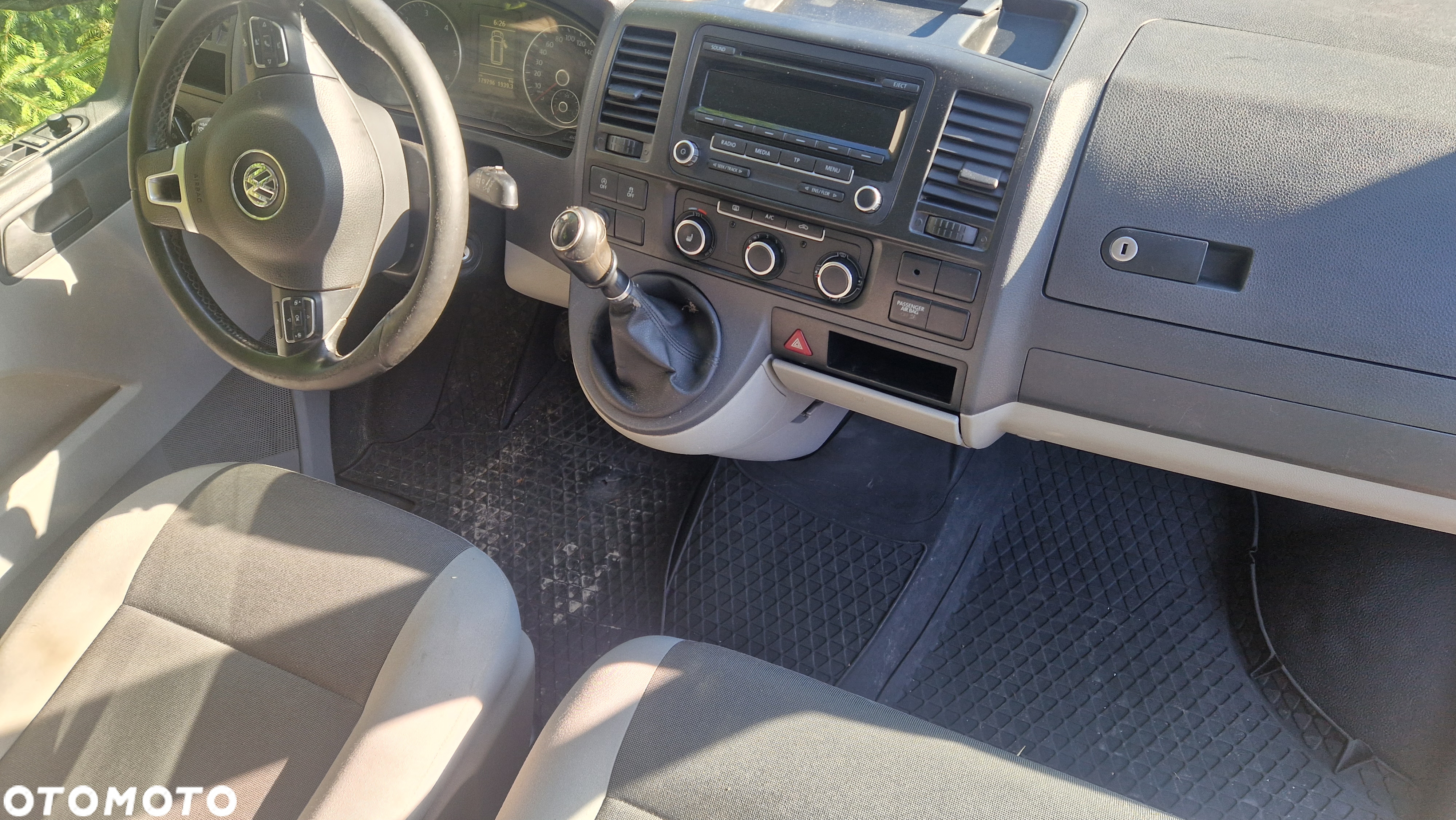Volkswagen Transporter - 2