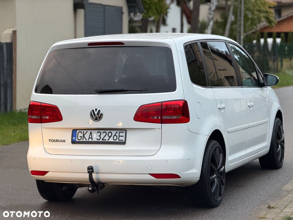Volkswagen Touran 2.0 TDI DPF BlueMotion Technology DSG Comfortline - 17