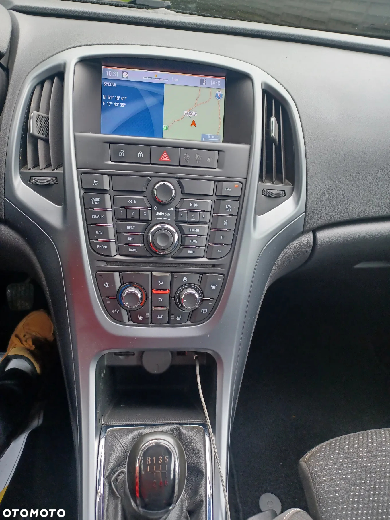 Opel Astra GTC 1.6 Turbo Innovation - 20