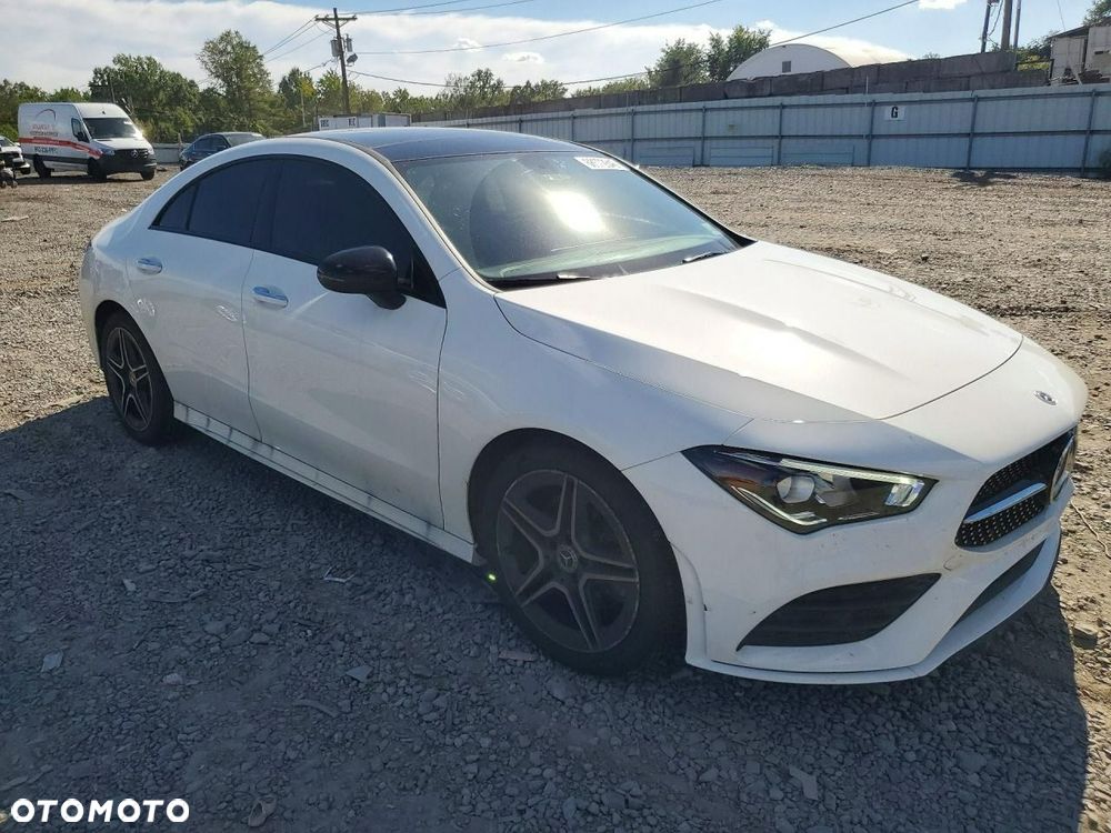 Mercedes-Benz CLA 250 4Matic 7G-DCT AMG Line - 3