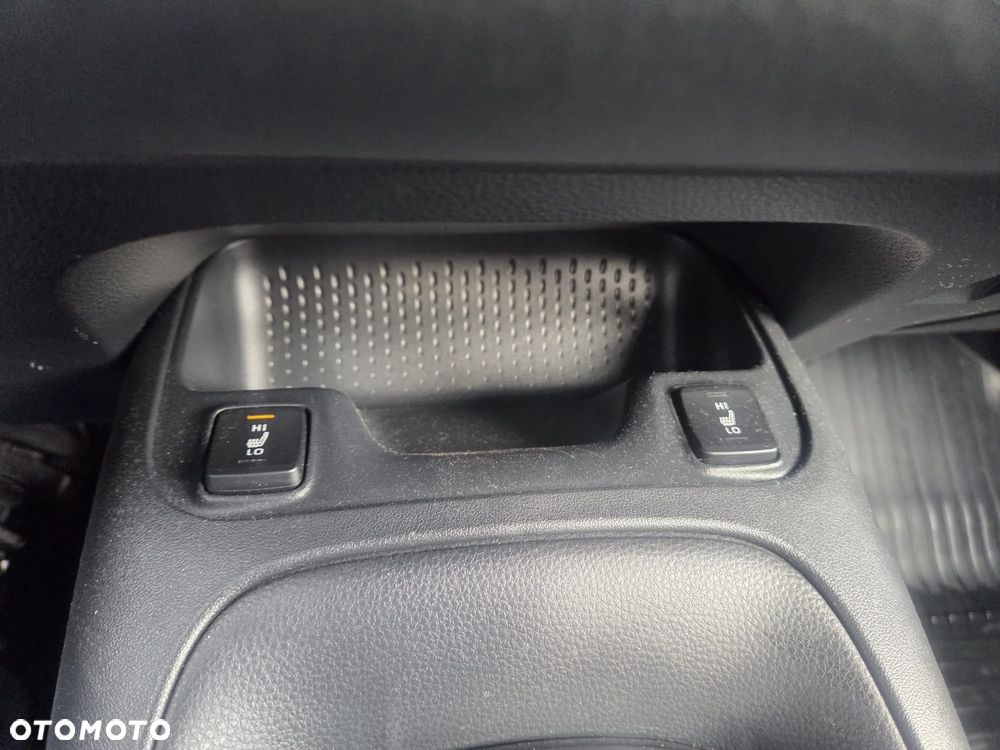 Toyota Corolla ver-1-8-hybrid-gpf-comfort - 16