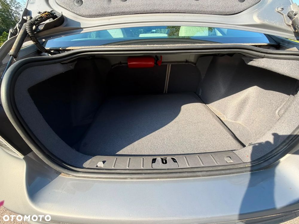 Volvo S40 1.6 - 17