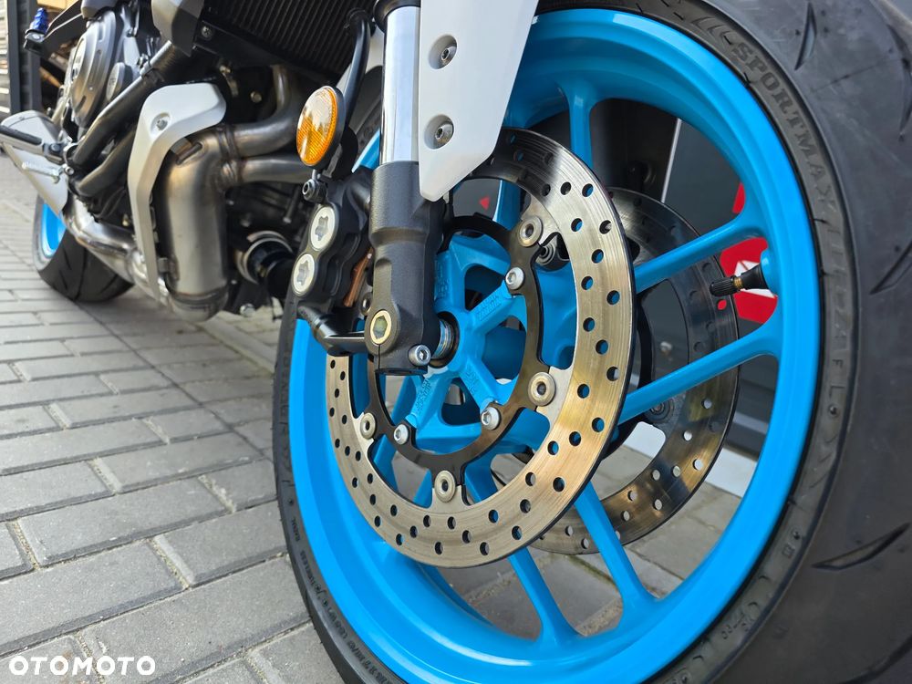 Yamaha MT - 27