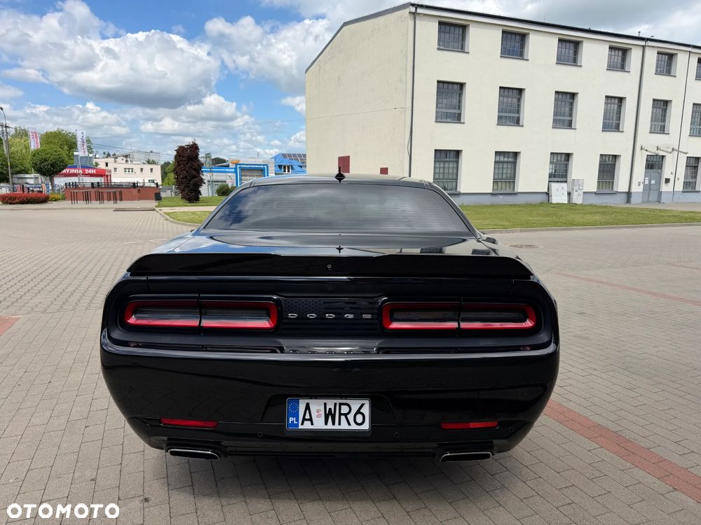 Dodge Challenger - 7