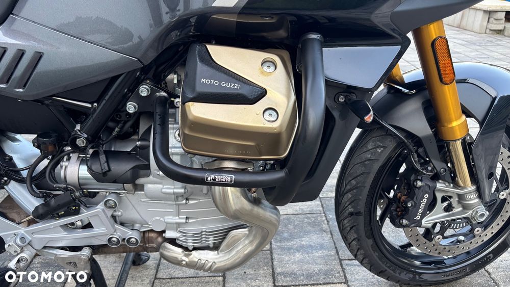 Moto Guzzi V100 Mandello - 11