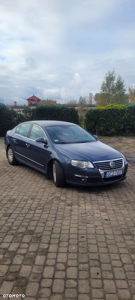 Volkswagen Passat - 2