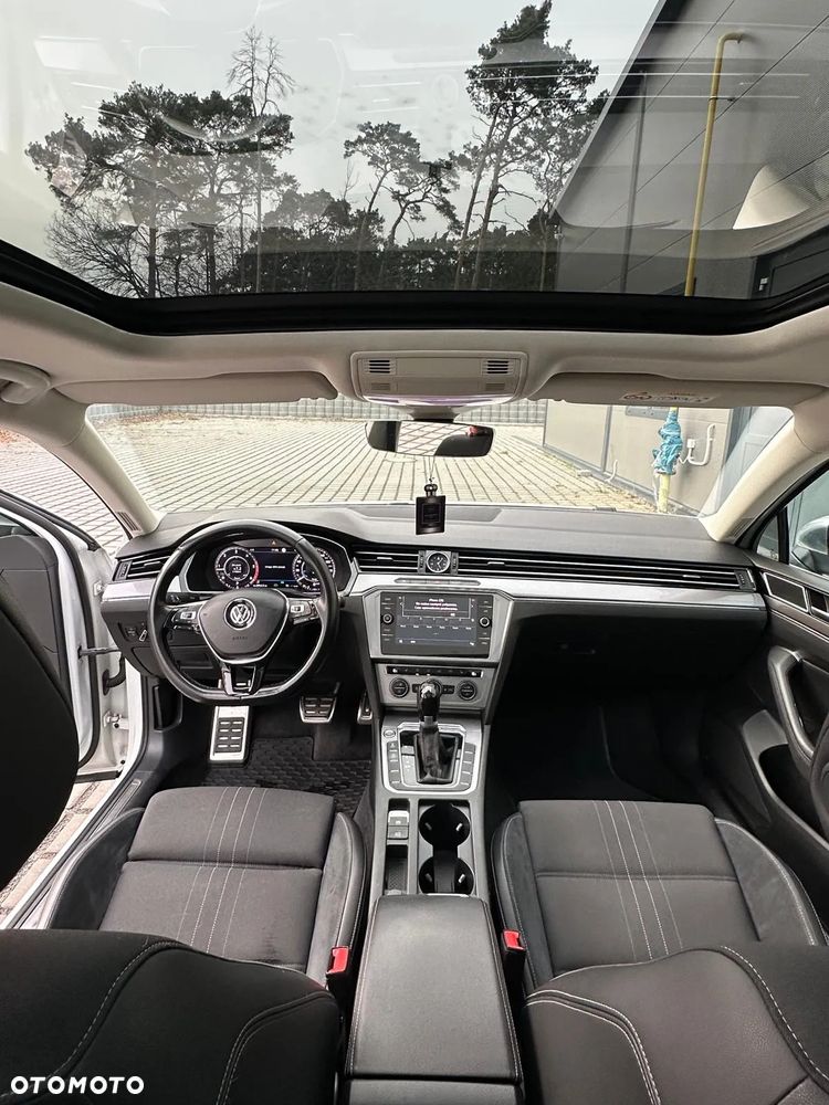 Volkswagen Passat 2.0 TDI SCR 4Mot DSG Comfortline - 22