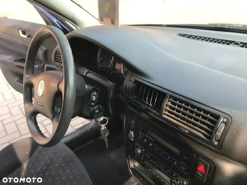Volkswagen Passat - 10