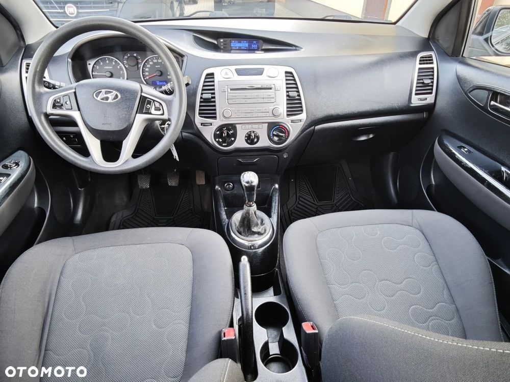 Hyundai i20 1.2 FIFA WM Edition - 16