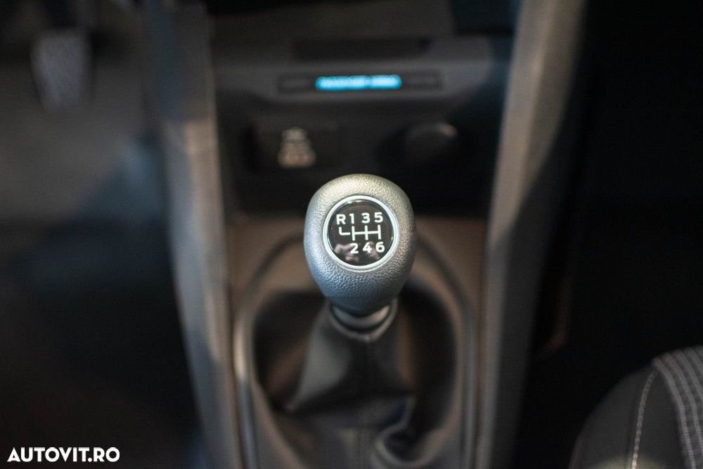 Ford Transit Courier - 25