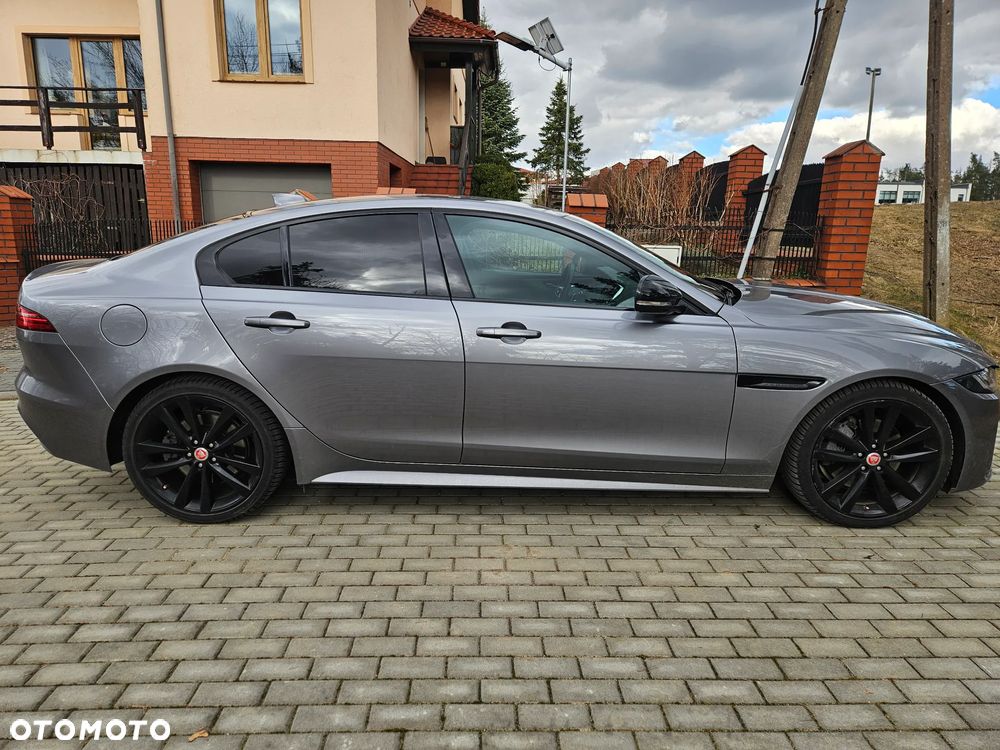 Jaguar XE 2.0 P250 SE - 3