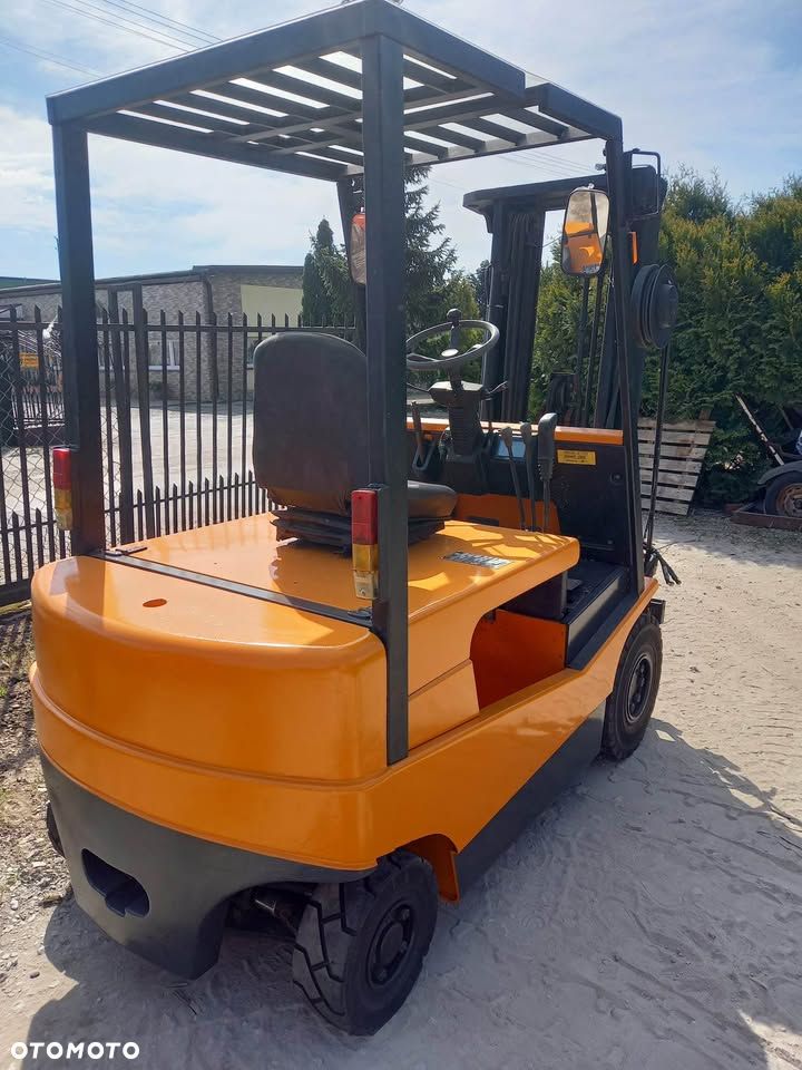 Inny Halla HBF25, Triplex 4,7 m - 5