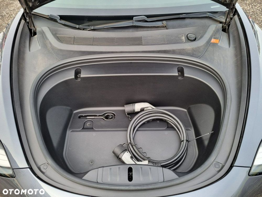 Tesla Model 3 Langstreckenbatterie Allradantrieb Dual Motor - 11